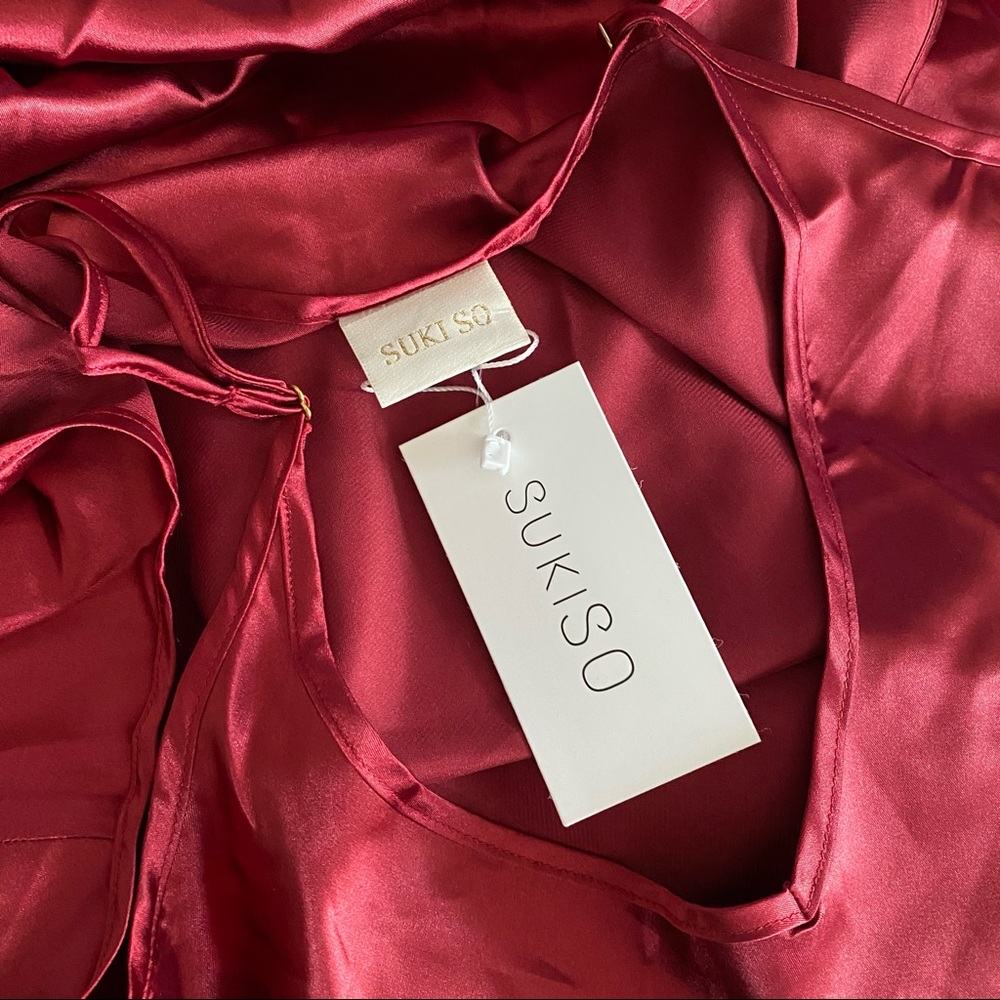 Sukiso silky satin long ruby red slip dress w slit - Picture 10 of 11